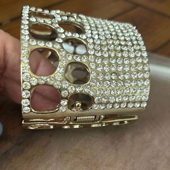 Gold Crystal chunky bangle bracelet - Picture 7 of 7